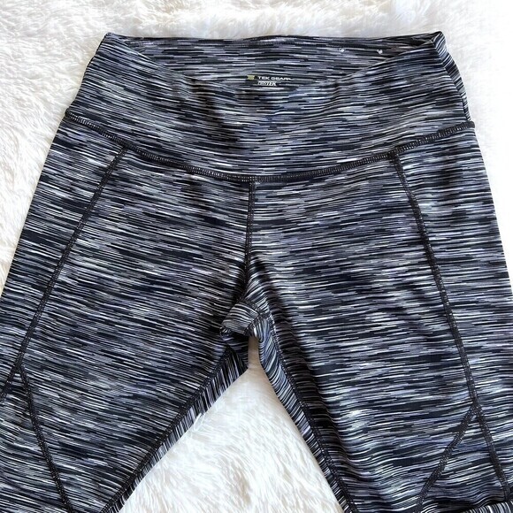 TEK GEAR DRY TEK Women's Slim Fit Performance Leggings Size M Black/White - Picture 2 of 10